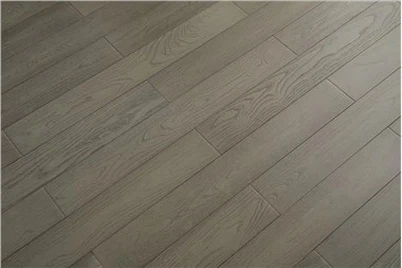 Eignet sich ein rauchgrauer Bodenbelag für stark frequentierte Bereiche?