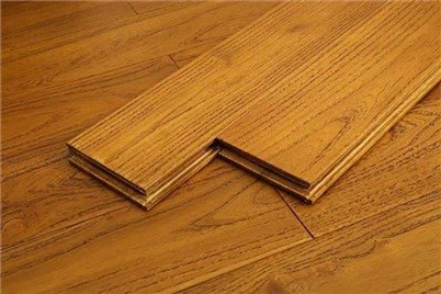 Wie schützt man bronzefarbene Teakholzböden vor schweren Möbeln?